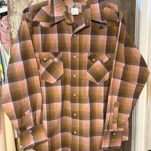 Vintage Wrangler Men's Plaid Shirt in Brown and Peach with Pearl buttons